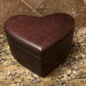 Vintage 1984 Elegant Heart-Shaped Wooden Music Box